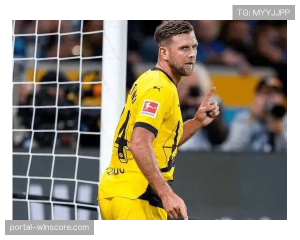 德甲战报：多特蒙德4-0大胜科隆，罗伊斯替补登场梅开二度