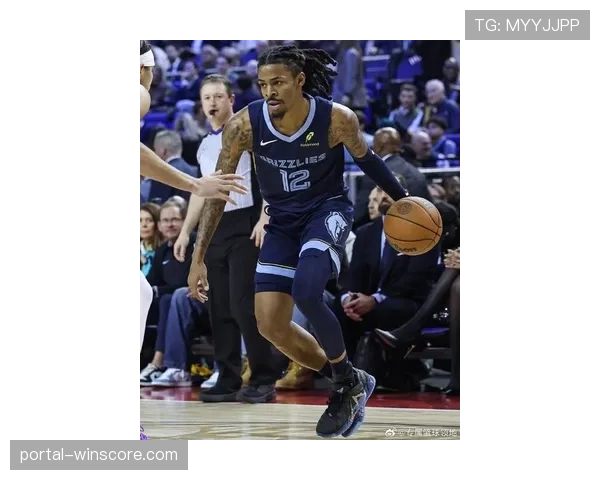 贾·莫兰特因脚踝扭伤将至少缺席两周,灰熊季后赛前景蒙上阴影 贾·莫兰特因脚踝扭伤将至少缺席两周,灰熊季后赛前景蒙上阴影